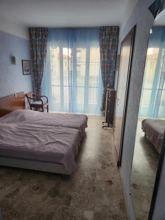 Big Apart 140M2 5Min Walk To Beach Sea &Promenade 3 Double Rooms,Big Living Room 42M2, 3 Showers,9 Beds, Free Parking Ницца Экстерьер фото